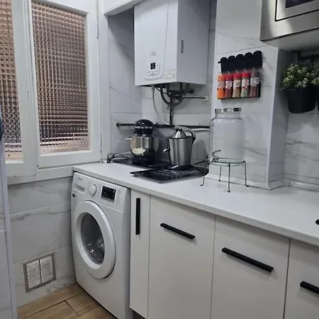 Alojamiento Entero Moderno En Barcelona