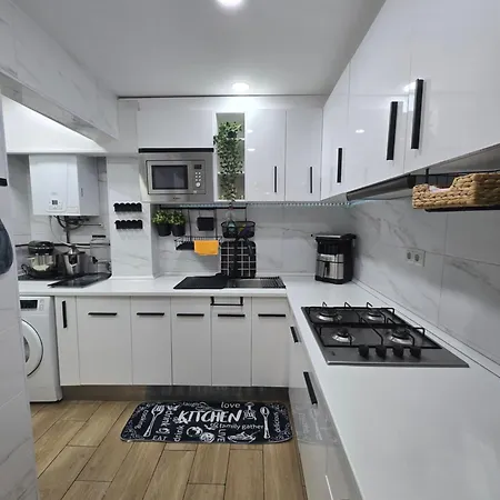 Alojamiento Entero Moderno En Barcelona